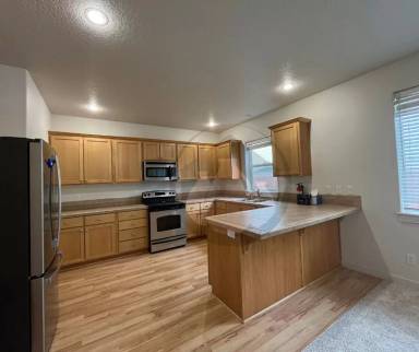 Main picture of 859 Harbour Ln NE