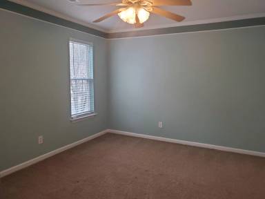 Main picture of 1896 Frissell Ave