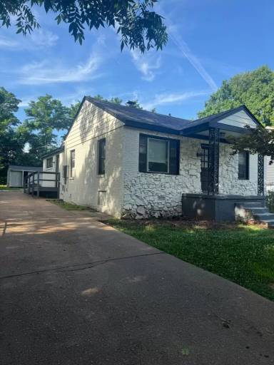 Main picture of 1981 Boyle Ave