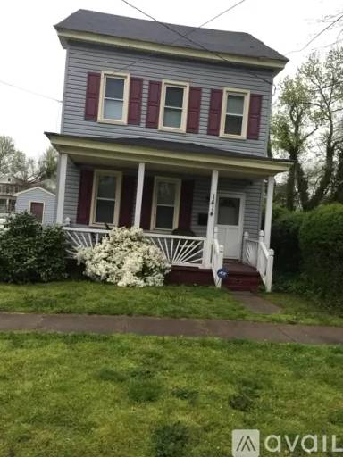 Main picture of 1414 W 27th St