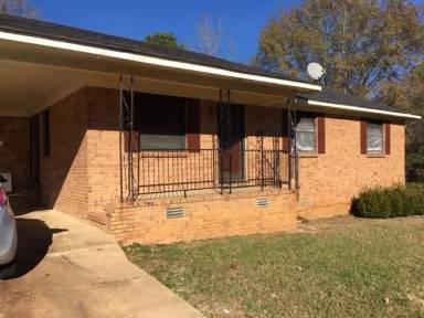 Main picture of 401 Blossom Ln