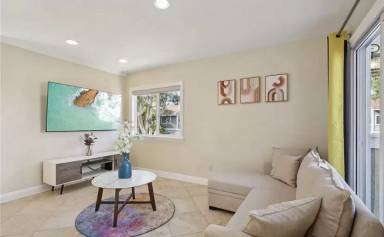 Main picture of 18 Laurel Ln