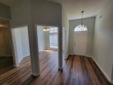 Main picture of 948 Hunting Horn Way W