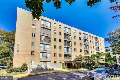 Main picture of 4241 Columbia Pike