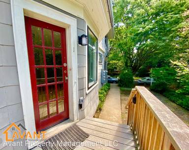 Main picture of 4047 SE Main St