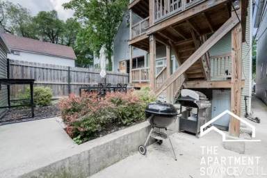 Main picture of 2651 W Armitage Ave