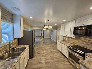 Main picture of 607 Plantation Ct