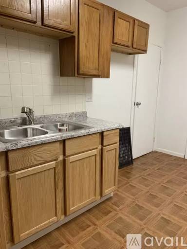 Main picture of 609 N Lockwood Ave
