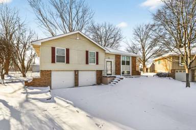 Main picture of 508 NE Shiloh Cir