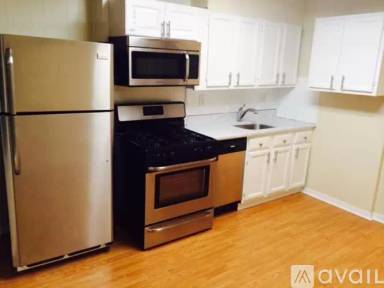 Main picture of 438 Meridian St