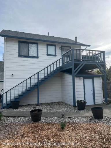Main picture of 200 W 3rd St