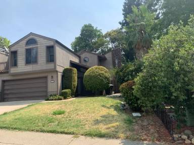 Main picture of 8149 Walnut Fair Cir
