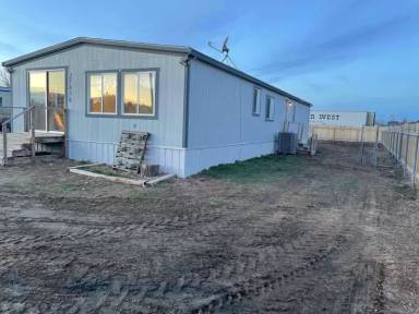 Main picture of 27886 Peckham Rd