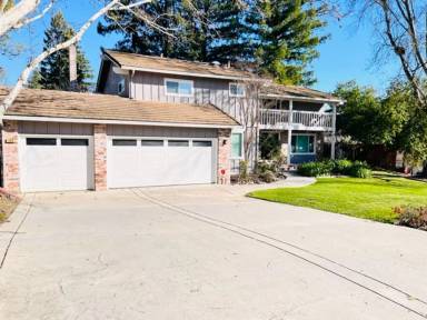 Main picture of 152 Castleford Cir