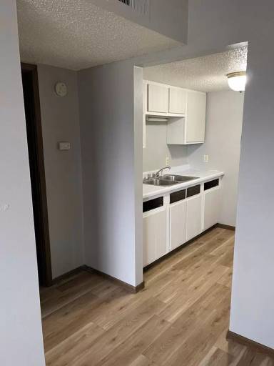 Main picture of 3749 W 9th St