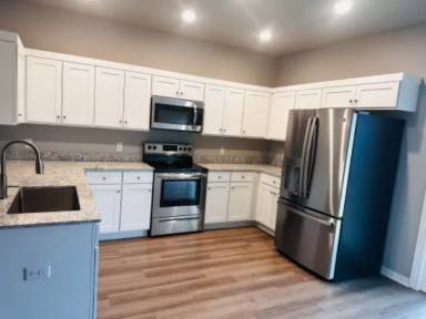 Main picture of 321 Grove Ln