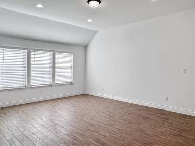 Main picture of 2175 Oak Run Pkwy