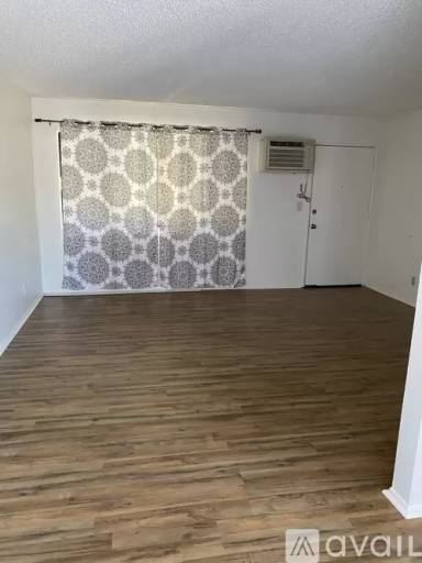 Main picture of 5075 Atlantic Ave