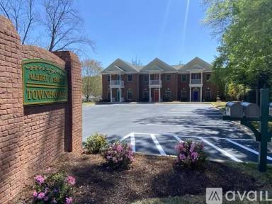 Main picture of 819 John B White SR Blvd