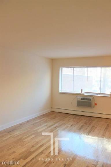 Main picture of 510 W Briar Pl