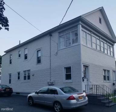 Main picture of 51 Russell Rd