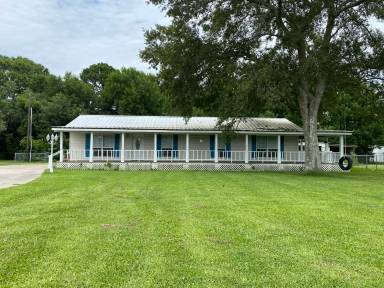 Main picture of 6022 Mary Ann St