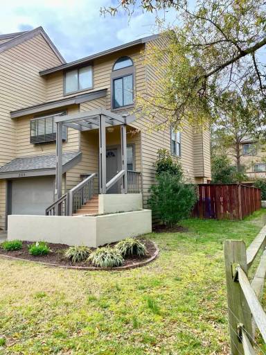 Main picture of 2315 Kingbird Ln