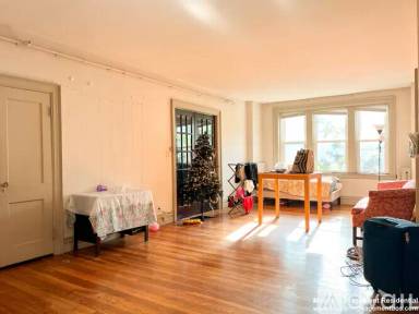 Main picture of 317 Saint Paul St