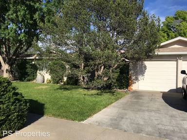 Main picture of 9716 Lona Ln NE