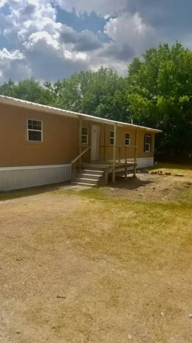 Main picture of 1608 State Highway 75 N