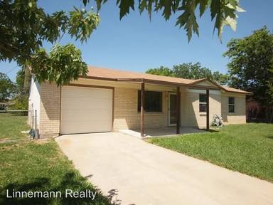 Main picture of 701 Hub Dr