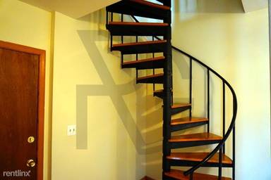 Main picture of 635 W Barry Ave