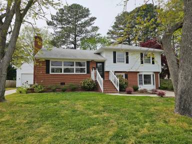 Main picture of 27 Kenwood Dr