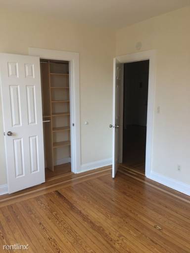 Main picture of 207 W 11th St