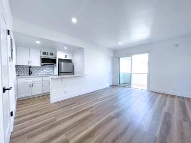 Main picture of 3666 Cardiff Ave