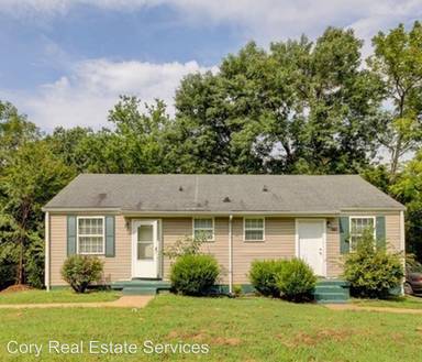 Main picture of 924 Woody Hills Dr