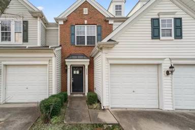 Main picture of 8223 Pilots View Dr