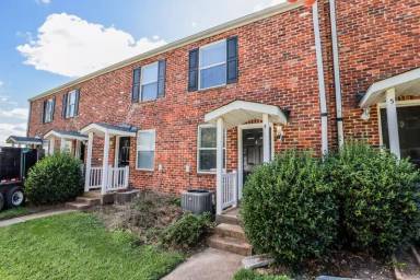 Main picture of Oakwood village