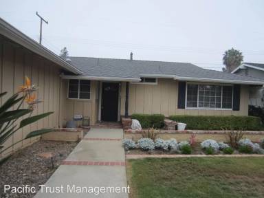 Main picture of 2343 E Garfield Ave