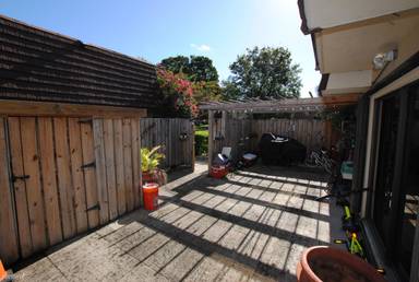 Main picture of 1005 10th Ln