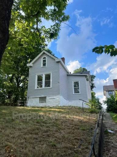 Main picture of 164 Forest Ave