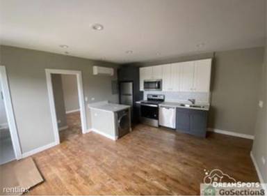 Main picture of 4625 S Drexel Blvd