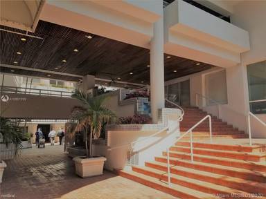 Main picture of Grove Square Condo