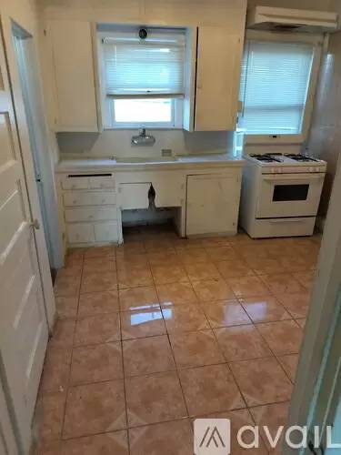 Main picture of 252 E Cedar Ave