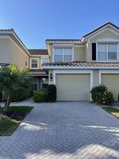Main picture of 9048 Triangle Palm Ln