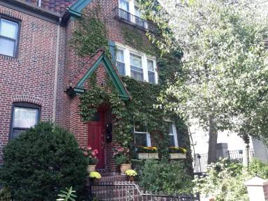 Main picture of 83rd St