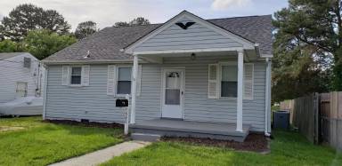 Main picture of 528 Roslyn Ave