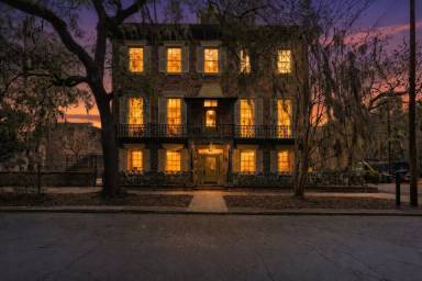 Main picture of 124 E McDonough St