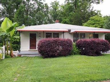 Main picture of 336 W Hampton Ave