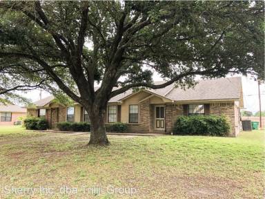 Main picture of 217 Kettler Dr